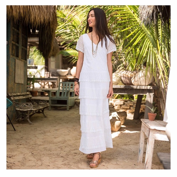 Sundance Dresses & Skirts - 🆕 NWT SUNDANCE | Fluttering Heart V-neck dress